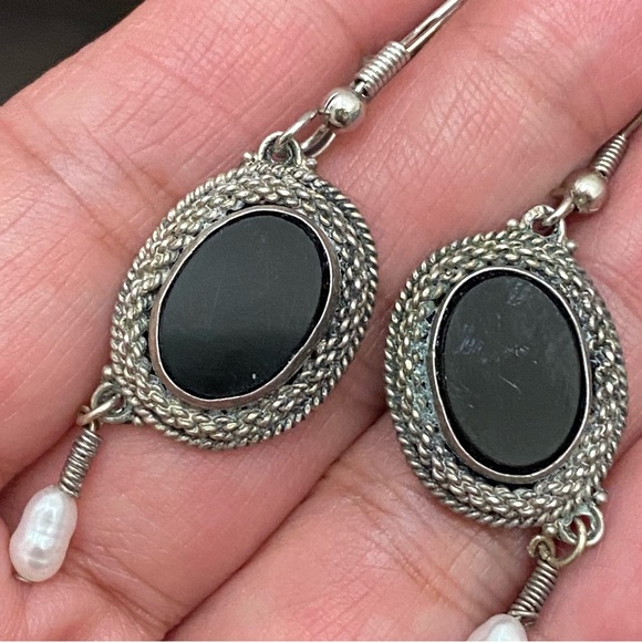 Sterling Silver 925 Made in Israel Black Onyx Dangling Rice Pearl Drop Earrings - Picture 9 of 11